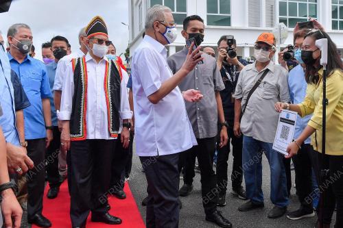 DATUK SERI ISMAIL SABRI YAAKOB