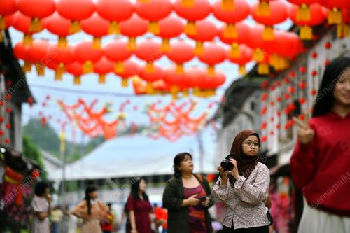 TINJAUAN CUTI TAHUN BARU CINA