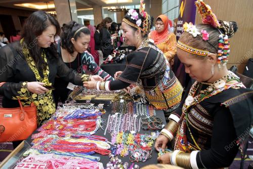 SK12_11102013_BEADS