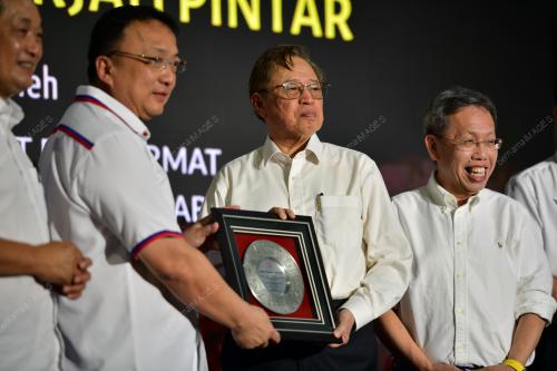 TAN SRI ABANG JOHARI TUN OPENG
