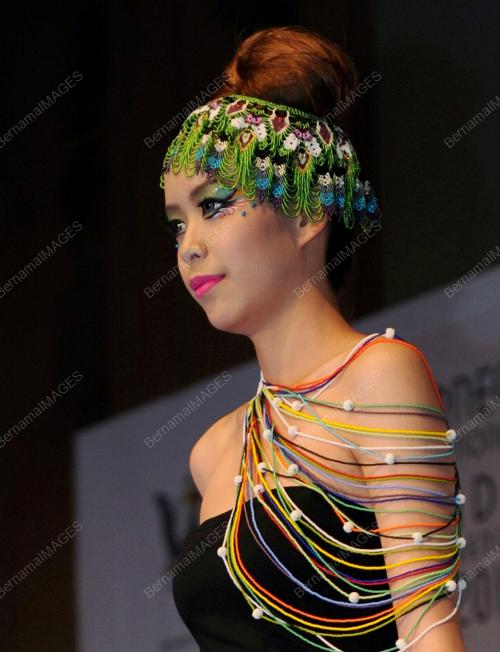 SK12_13102013_MODEL_MANIK