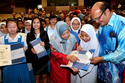 SK12_15032018_PELAJAR_CEMERLANG_BN201803141810