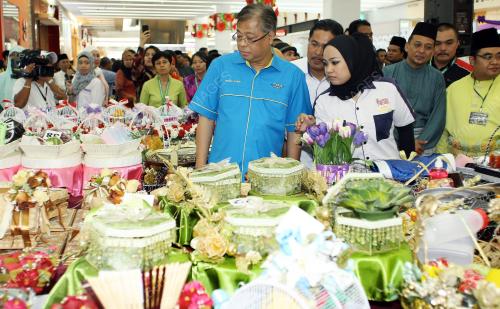 DATUK SERI ISMAIL SABRI YAAKOB