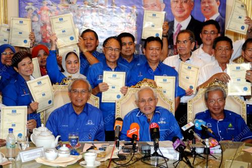 SK12_17042013_TAIB_MANIFESTO