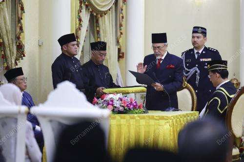 TAN SRI MOHD ASFIA AWANG NASSAR