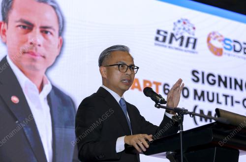 FAHMI FADZIL