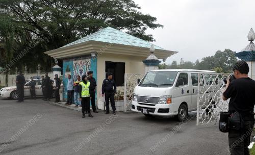 SK12_29122013_PERHIMPUNAN