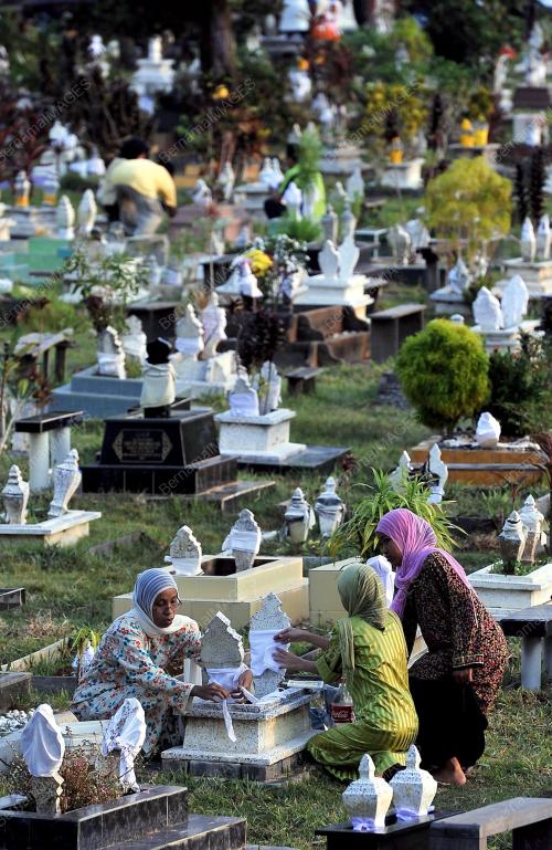 ZIARAH TANAH PERKUBURAN ISLAM