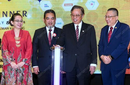 TAN SRI ABANG JOHARI TUN OPENG