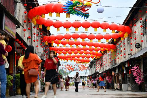 TINJAUAN CUTI TAHUN BARU CINA