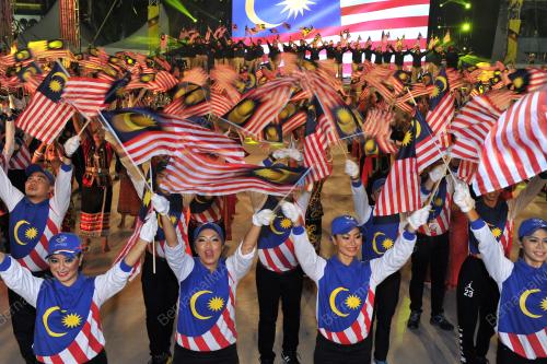 SK13_10082015_BENDERA