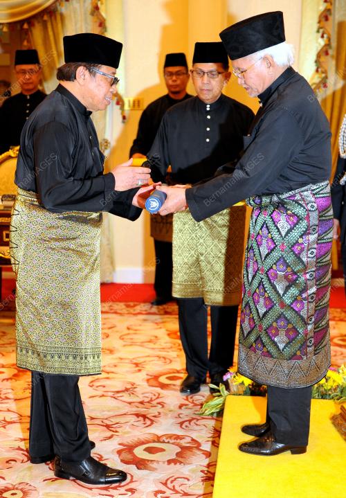 SK13_13012017_ANGKAT_SUMPAH