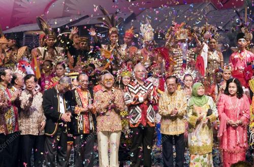 TUN ABANG MUHAMMAD SALAHUDDIN ABANG BARIENG