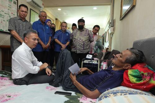 FAHMI FADZIL