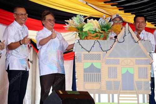 TAN SRI ABANG JOHARI TUN OPENG