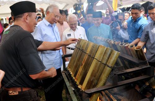 SK13_16092012_PM_AIDILFITRI