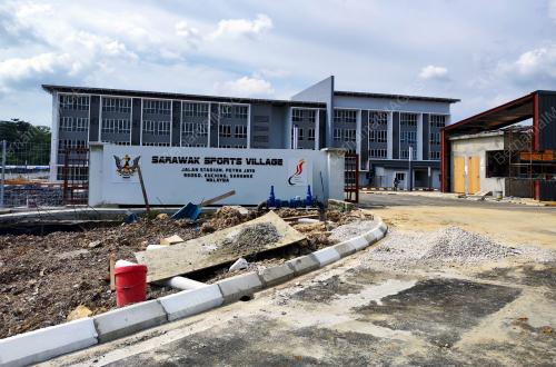 PERKAMPUNGAN SUKAN (HUMAN INTEREST)