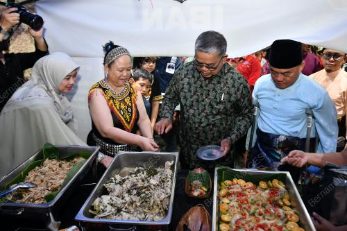 DATUK AARON AGO DAGANG