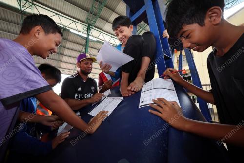 PUSAT PEMINDAHAN SEMENTARA