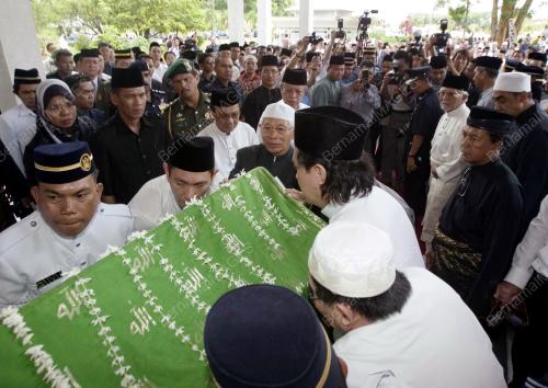 ABDUL TAIB MAHMUD