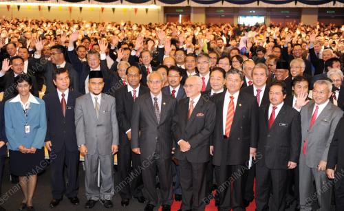 TAN SRI ABDUL TAIB MAHMUD