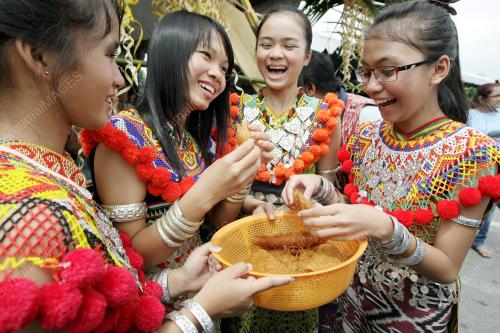 SK13_31052015_KUIH_JALA