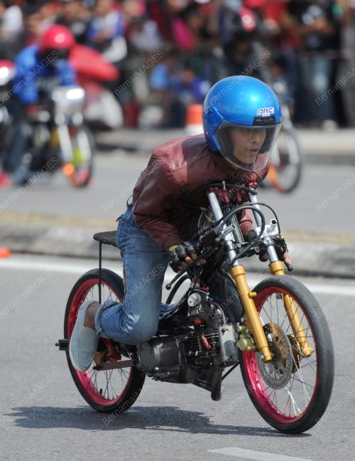 KARNIVAL SUKAN BERMOTOR