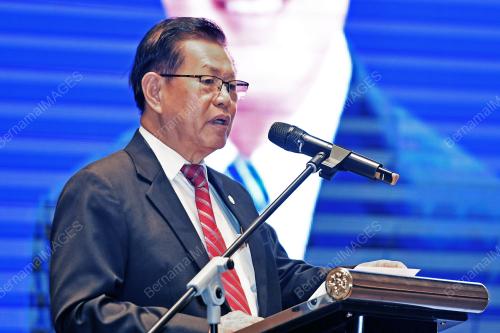 DATUK LEE KIM SHIN