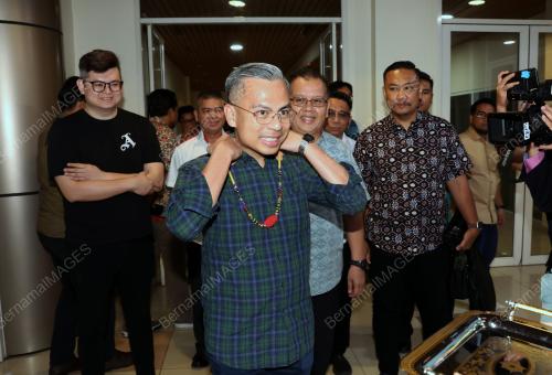 FAHMI FADZIL