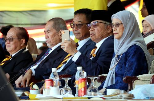 TAN SRI ABANG JOHARI TUN OPENG