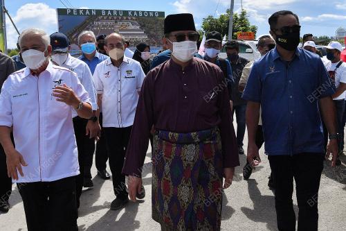 TAN SRI ABANG JOHARI TUN OPENG