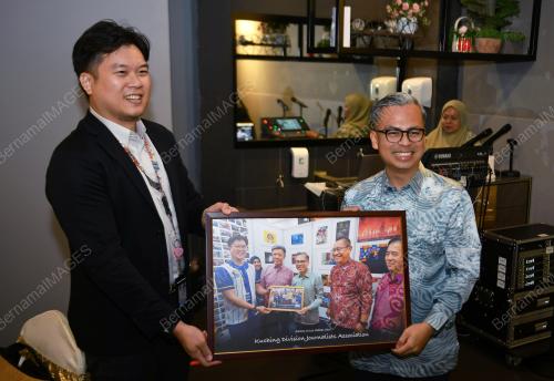 FAHMI FADZIL