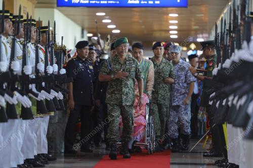 AL-SULTAN ABDULLAH RI'AYATUDDIN AL-MUSTAFA BILLAH SHAH
