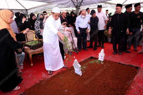 TAN SRI ABANG JOHARI TUN OPENG
