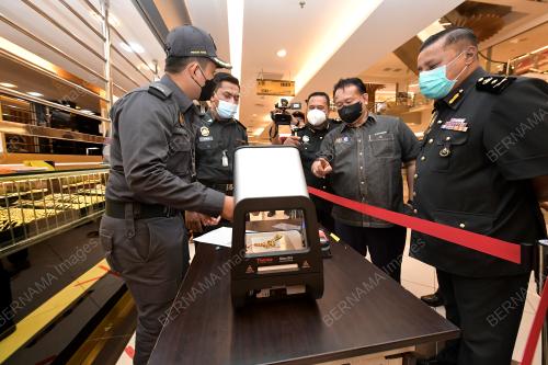 DATUK SERI ALEXANDER NANTA LINGGI