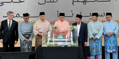 TAN SRI ABANG JOHARI TUN OPENG