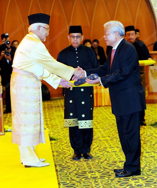 SK16_13052016_ANGKAT_SUMPAH