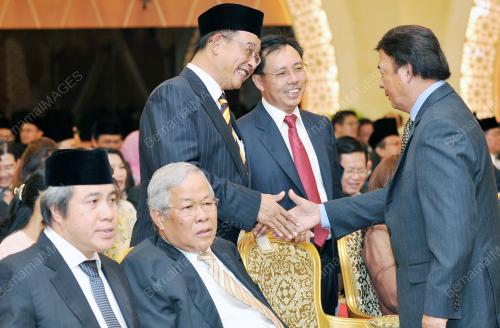 ISTIADAT ANGKAT SUMPAH PELANTIKAN MENTERI-MENTERI MUDA