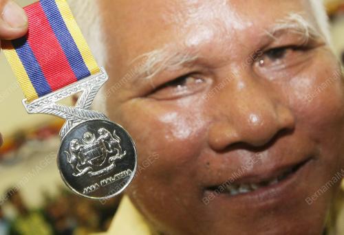 MOHD NAJIB TUN ABDUL RAZAK