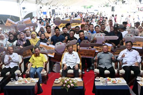 TAN SRI ABANG JOHARI TUN OPENG
