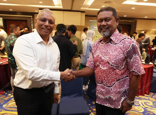 KHAIRUL ANWAR ZAKARIA