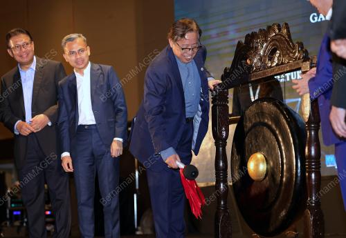 TAN SRI ABANG JOHARI TUN OPENG