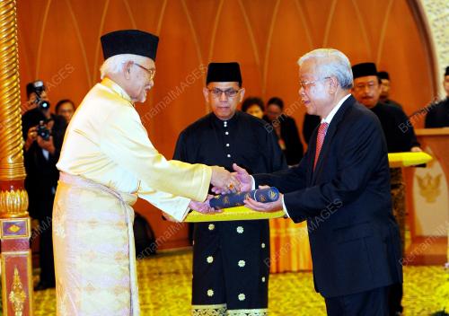 SK18_13052016_ANGKAT_SUMPAH