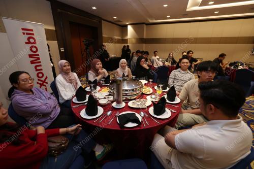KHAIRUL ANWAR ZAKARIA