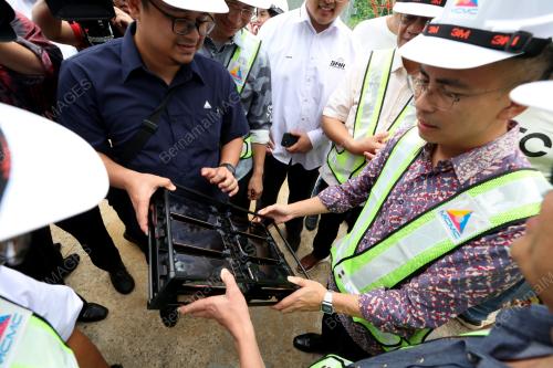 FAHMI FADZIL