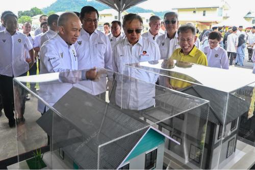 TAN SRI ABANG JOHARI TUN OPENG