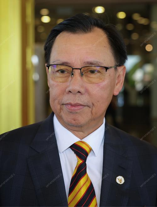 DATUK SERI DR STEPHEN RUNDI UTOM