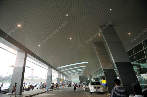 SK19_15092012_AIRPORT