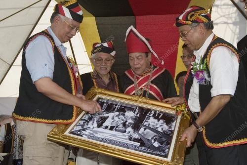 MOHD NAJIB TUN ABDUL RAZAK