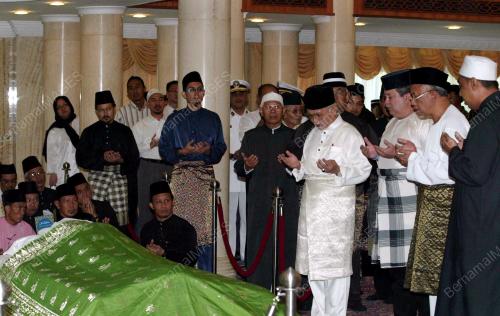 ABDUL TAIB MAHMUD